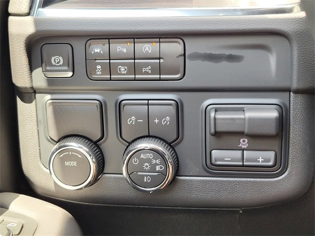 New 2025 Chevrolet Suburban Premier w/ Sun And Tow Package image 26