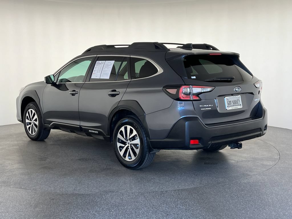 Used 2025 Subaru Outback Premium AWD/4WD image 6