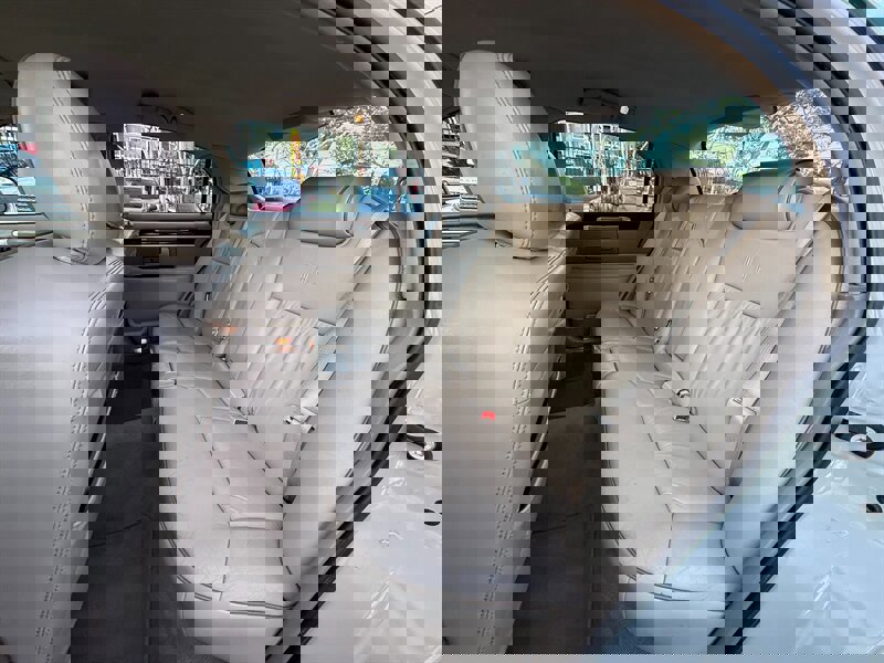 Used 2007 Lincoln Town Car Designer Series image 19