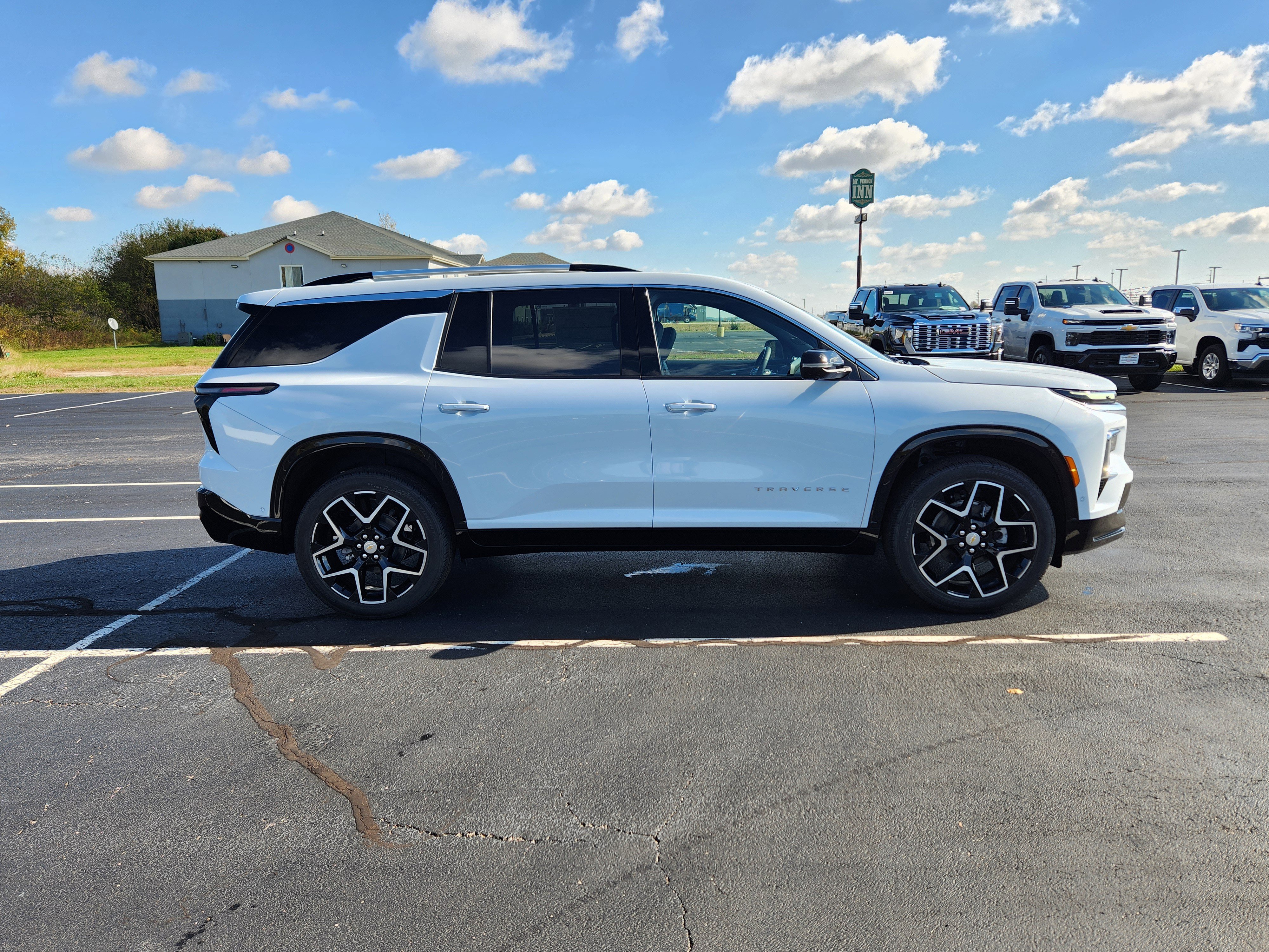 New 2026 Chevrolet Traverse High Country w/ LPO, Floor Liner Package image 5