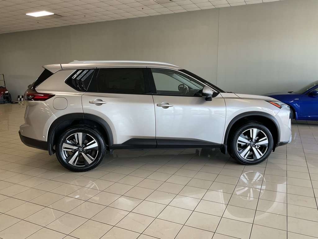 Used 2024 Nissan Rogue SL image 7