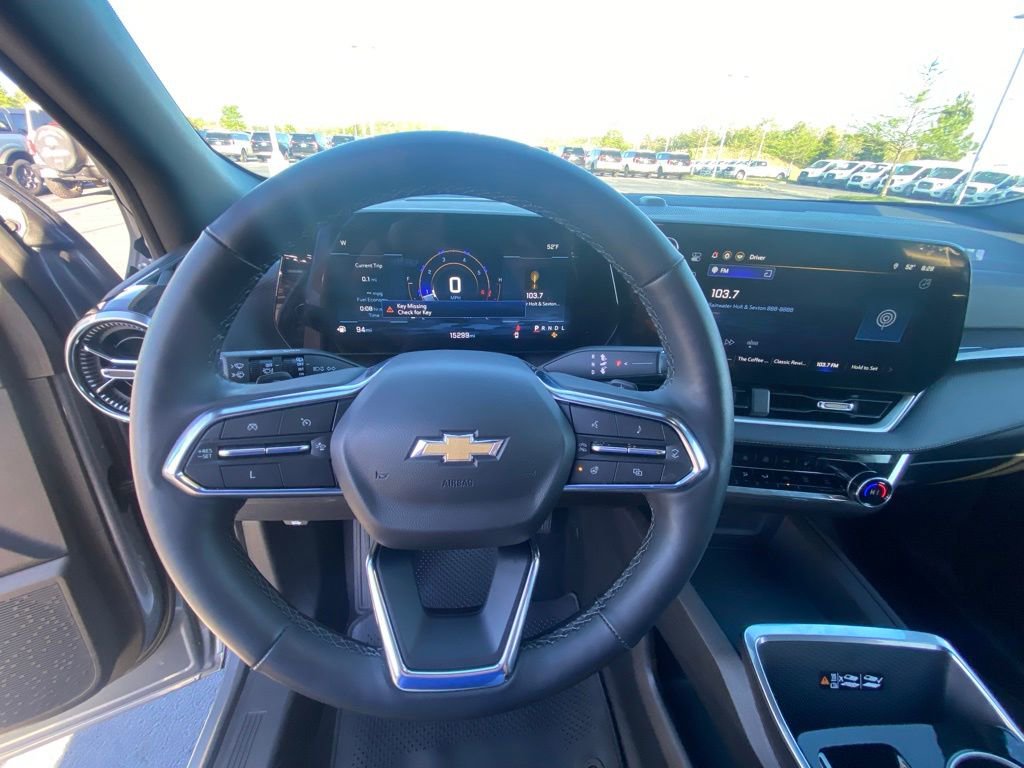 Used 2025 Chevrolet Equinox LT w/ Convenience Package II image 13