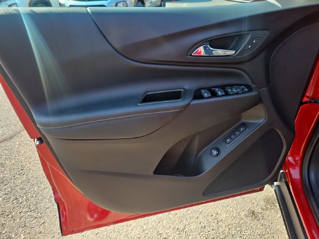 Used 2024 Chevrolet Equinox Premier FWD image 11