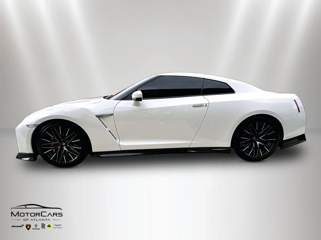 Used 2021 Nissan GT-R Premium image 5