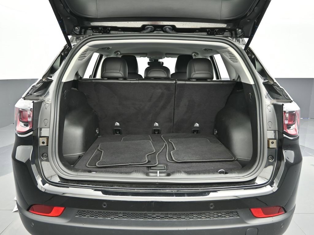 Certified 2022 Jeep Compass Limited image 14