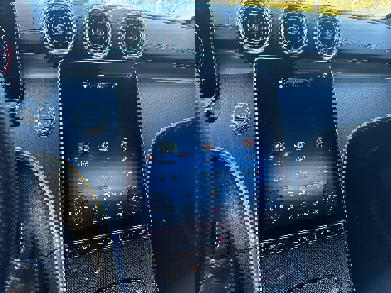 Used 2023 Mercedes-Benz C 300 C 300 image 27