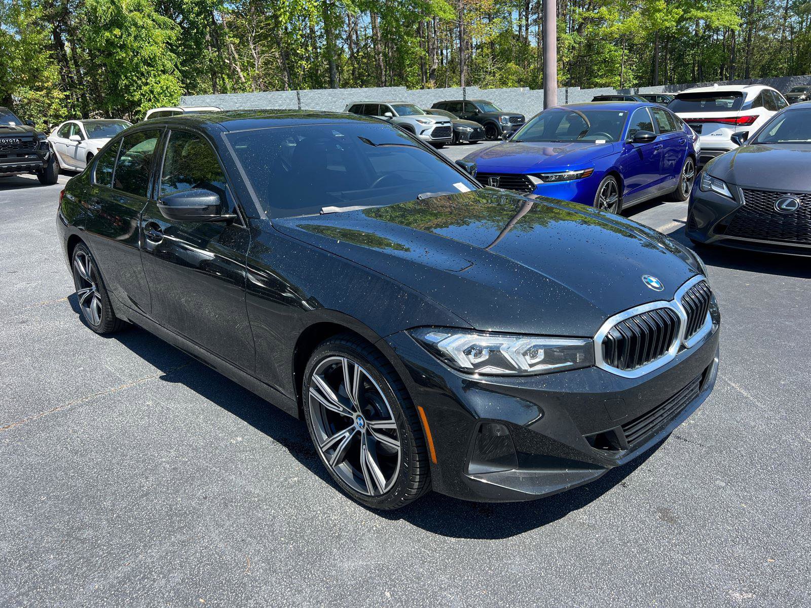 Used 2023 BMW 330i xDrive Sedan w/ Premium Package AWD/4WD image 4