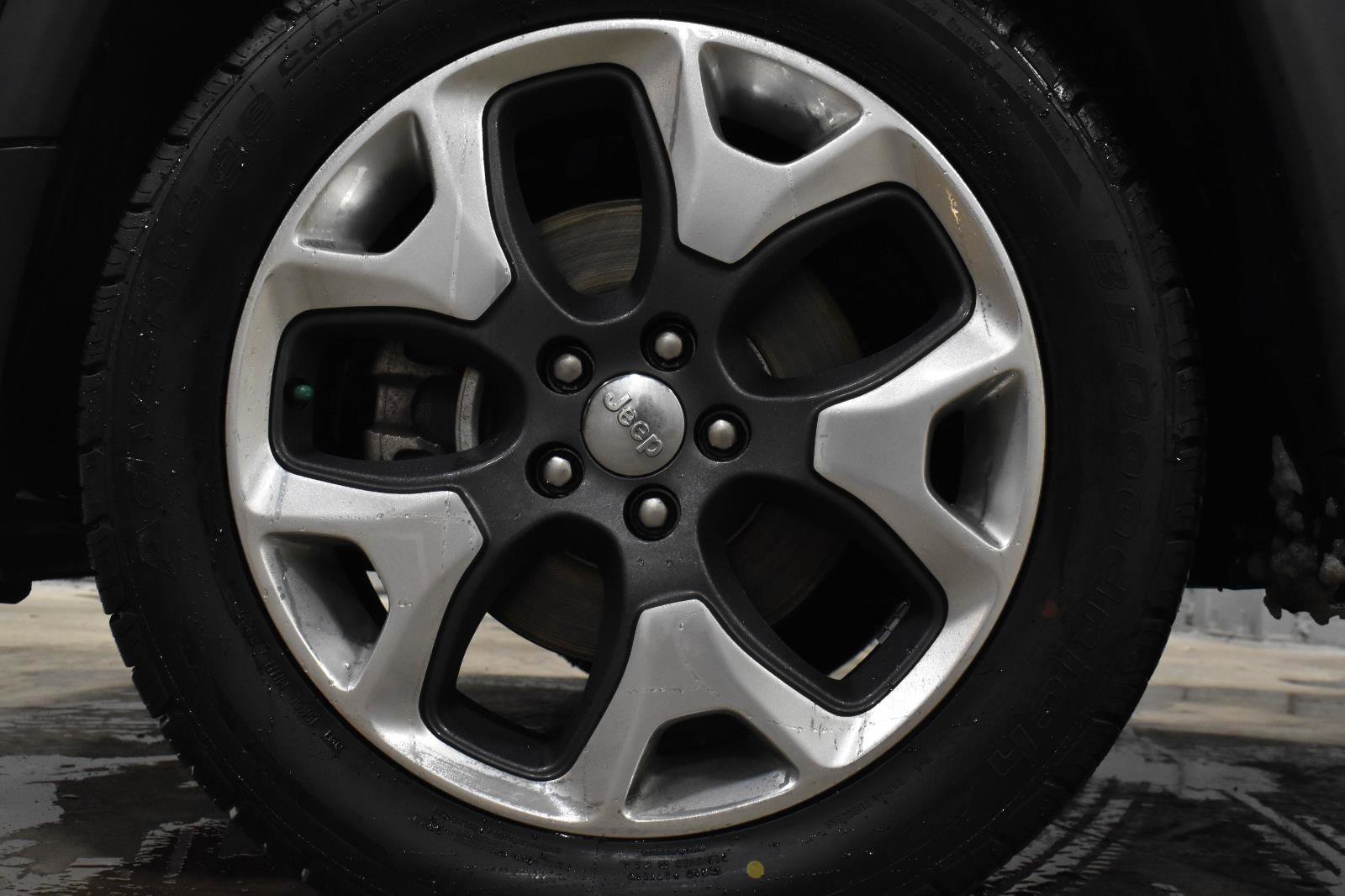 Used 2019 Jeep Compass Limited image 29