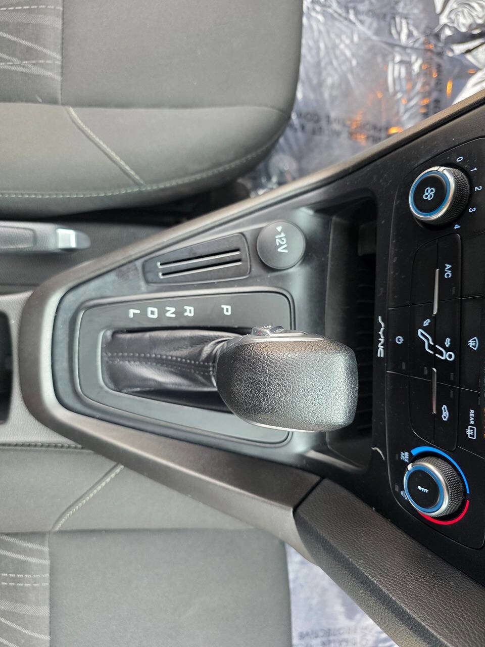 Used 2018 Ford Focus SE image 32