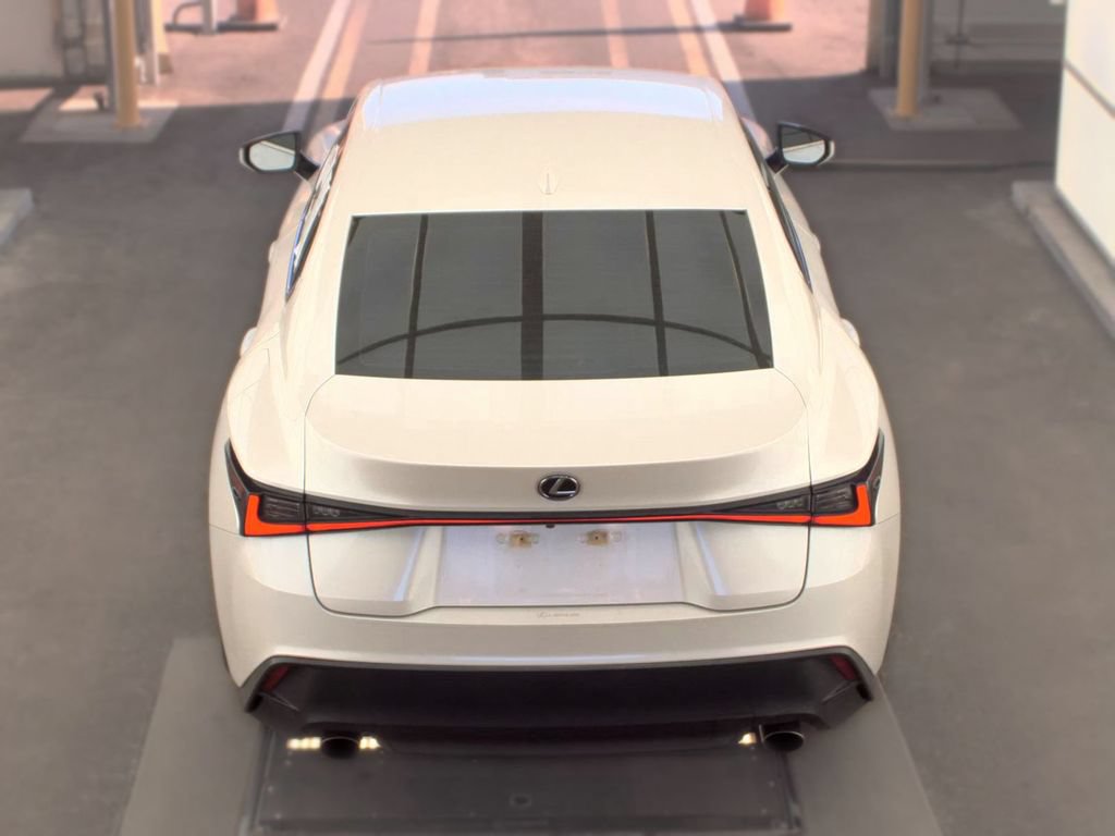 Used 2022 Lexus IS 300 RWD image 5