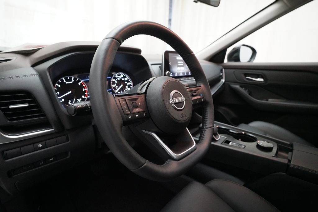 Certified 2023 Nissan Rogue SV w/ SV Premium B Package AWD/4WD image 8