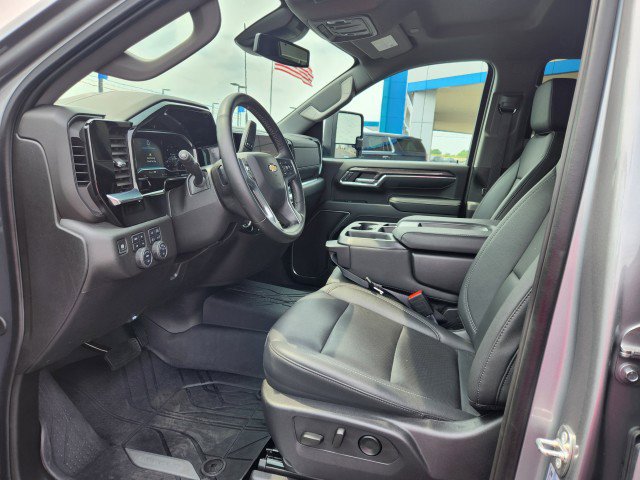 Used 2024 Chevrolet Silverado 2500 LTZ image 25