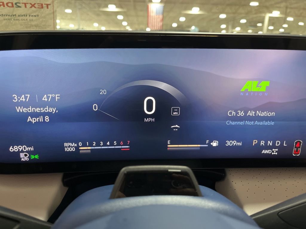 Used 2025 Buick Enclave Avenir w/ Super Cruise Package image 42