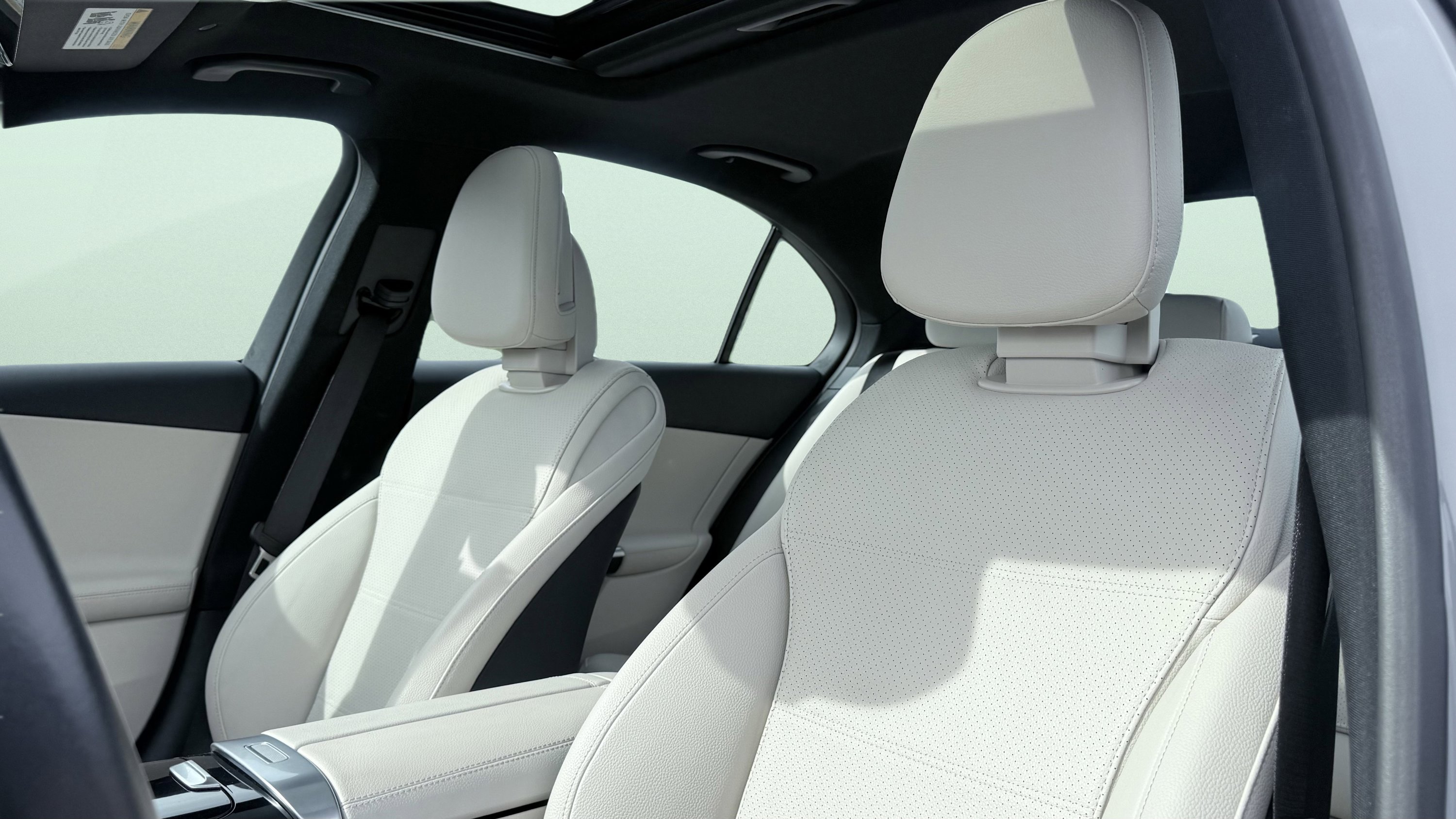 Used 2025 Mercedes-Benz C 300 Sedan image 26