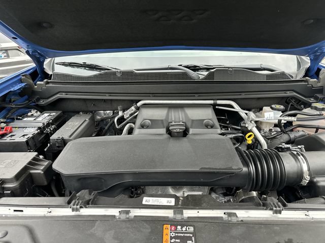 Used 2025 Chevrolet Colorado ZR2 w/ Technology Package AWD/4WD image 28