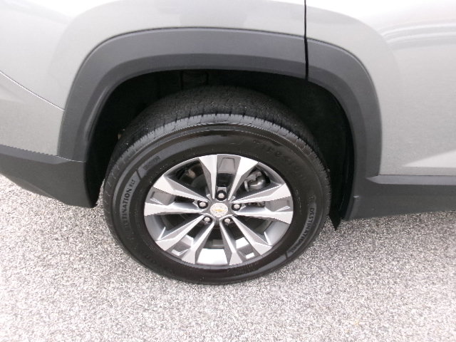 Used 2025 Chevrolet Equinox LT w/ Convenience Package II image 9