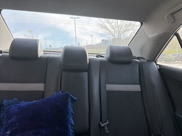 Used 2013 Toyota Camry SE image 13