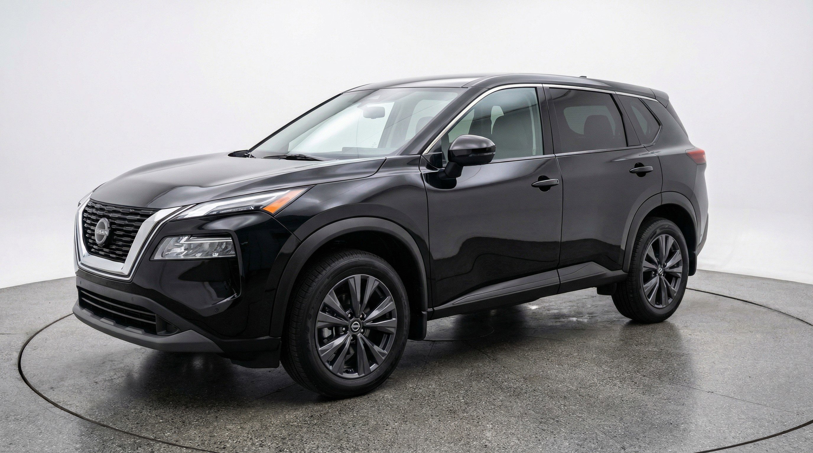 Used 2025 Nissan Rogue SV image 3