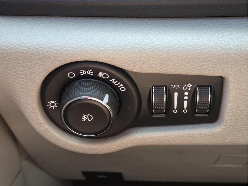 Certified 2019 Chrysler Pacifica Touring-L Plus w/ Advanced Safetytec Group FWD image 31