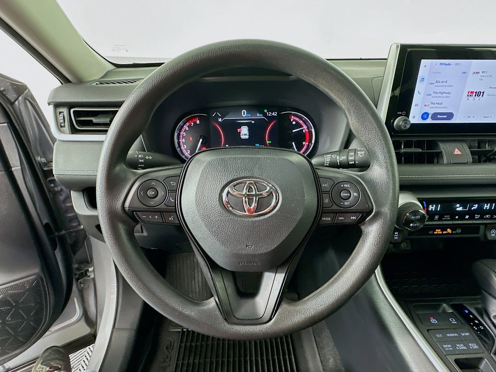 Used 2024 Toyota RAV4 XLE image 11