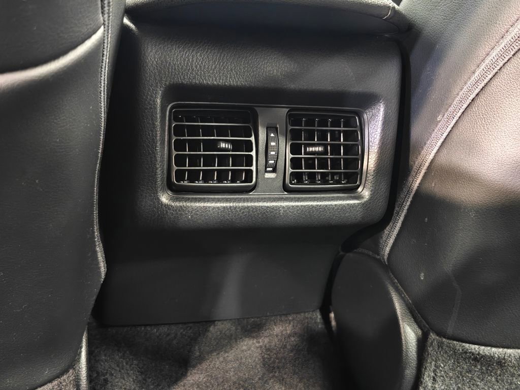 Used 2020 Toyota Camry XSE image 32