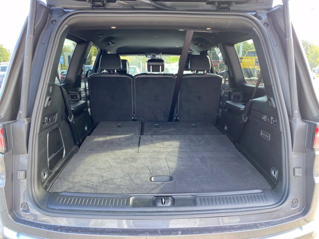 Used 2025 Jeep Wagoneer Series III w/ 8-Passenger Seating Package AWD/4WD image 5