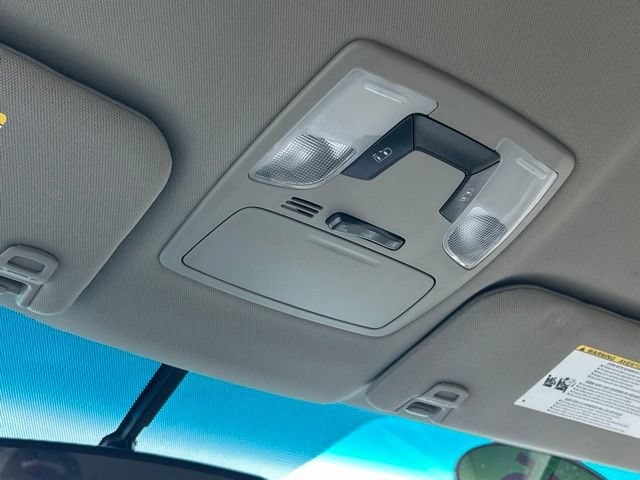 Used 2015 Toyota Sienna LE FWD image 57