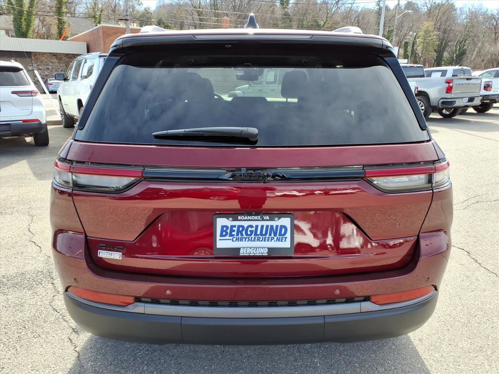 New 2026 Jeep Grand Cherokee Altitude image 5