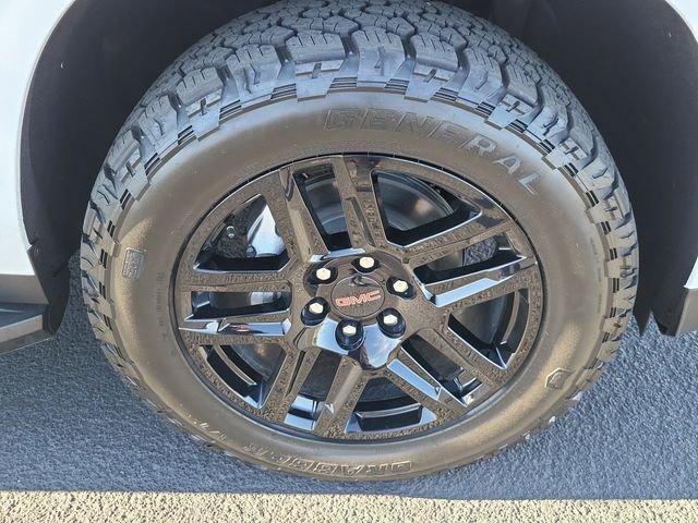 New 2025 GMC Yukon Elevation AWD/4WD image 17