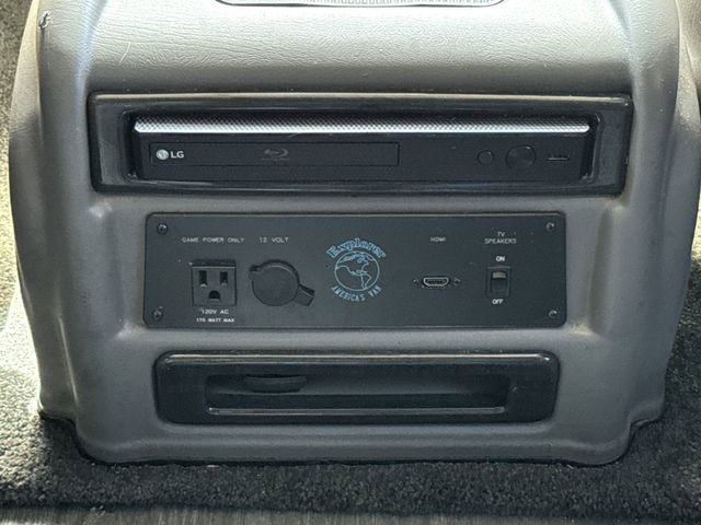 Used 2021 Chevrolet Express 3500 LS w/ Chrome Appearance Package image 23