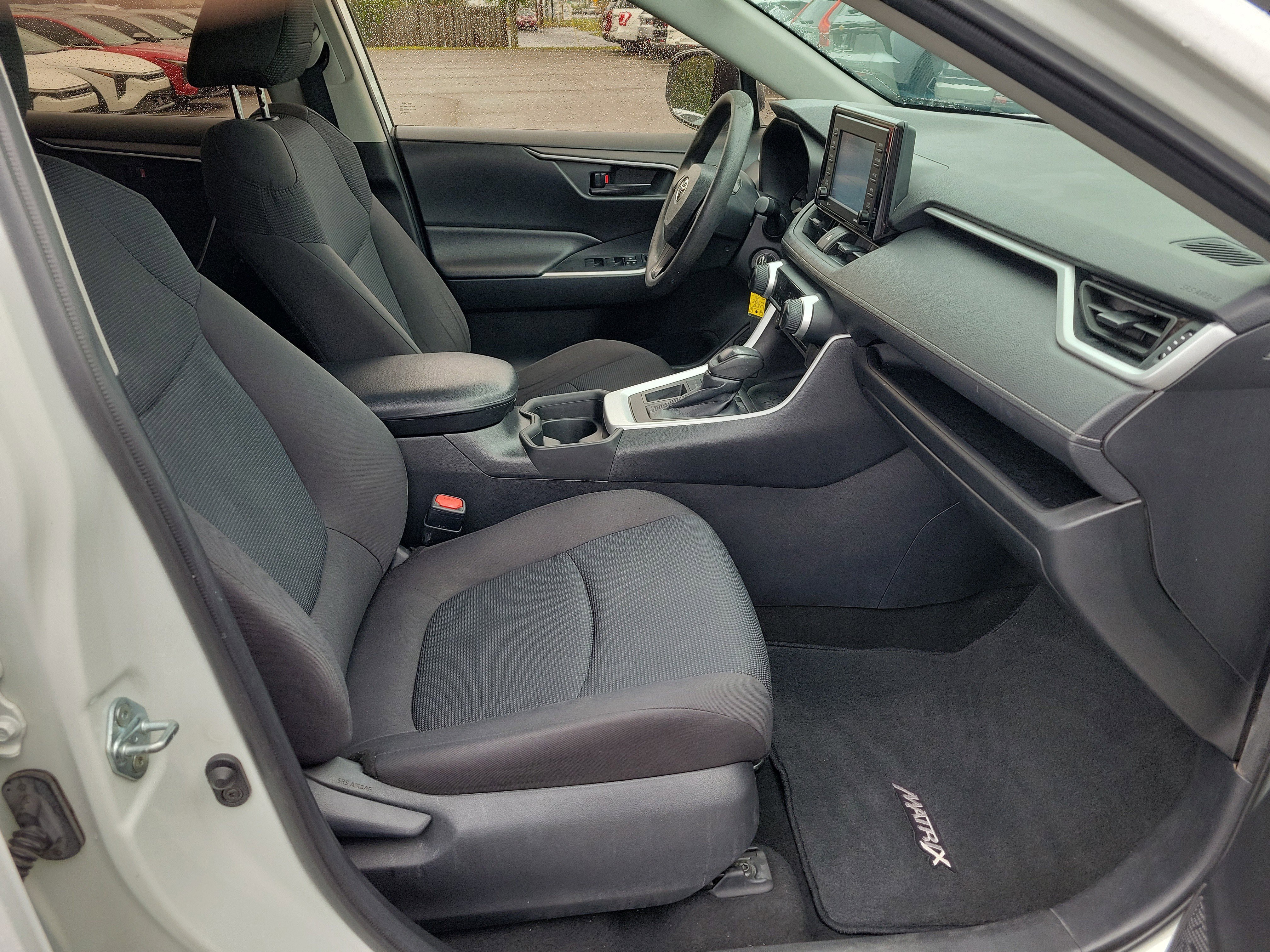 Used 2021 Toyota RAV4 LE image 7