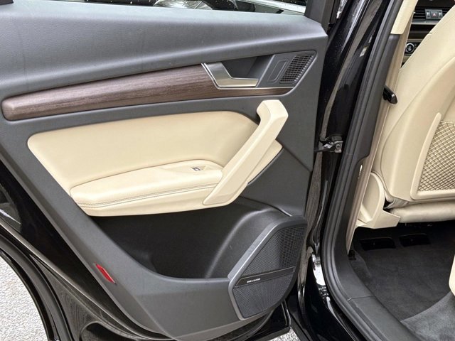 Used 2021 Audi Q5 Premium Plus w/ Premium Plus Package image 13