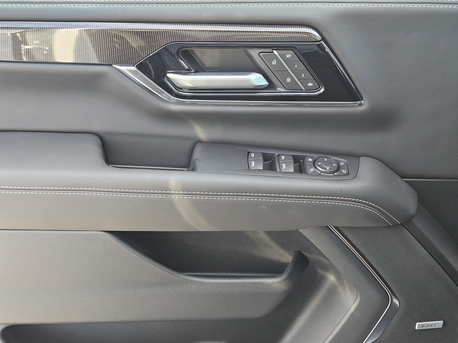 New 2027 GMC Yukon Elevation w/ Elevation Premium Package AWD/4WD image 16