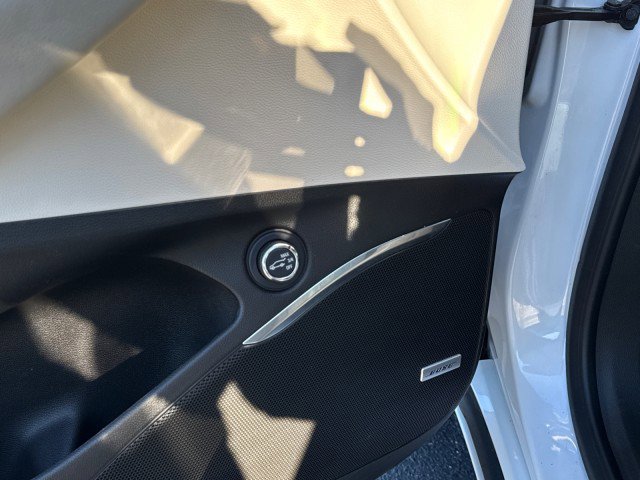 Used 2023 Buick Enclave Avenir image 26