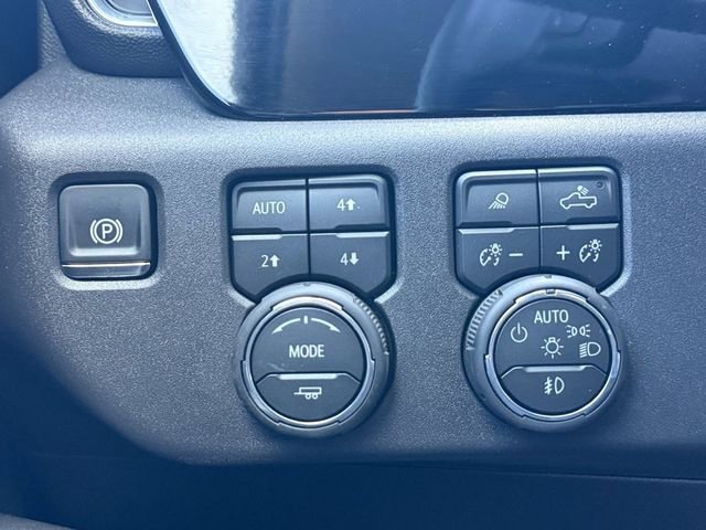 Used 2026 Chevrolet Silverado 1500 LT Trail Boss w/ LT Trail Boss Premium Package image 12