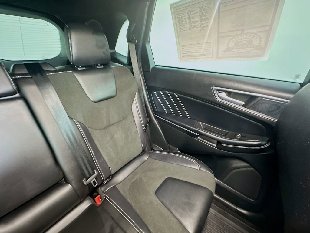 Used 2022 Ford Edge ST image 14
