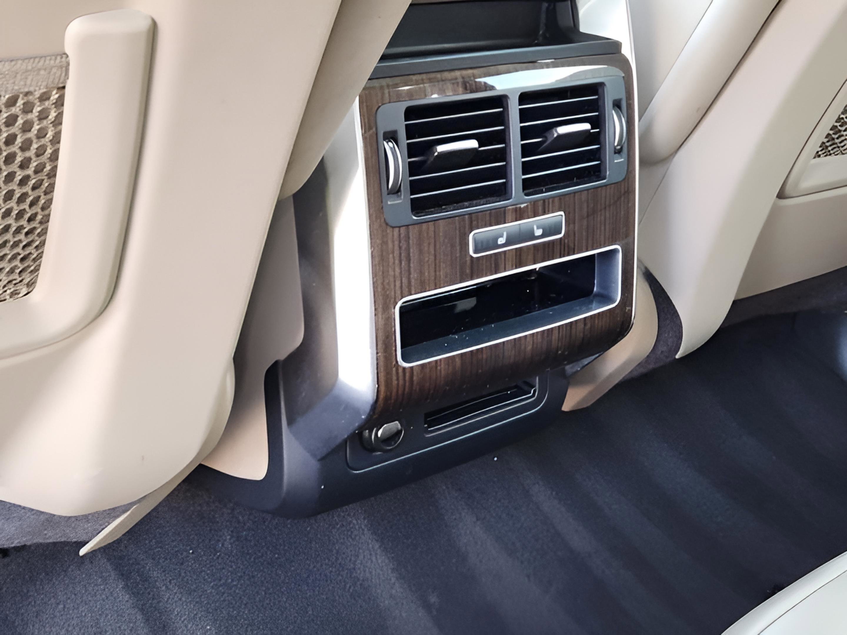 Used 2017 Land Rover Range Rover Sport HSE image 27