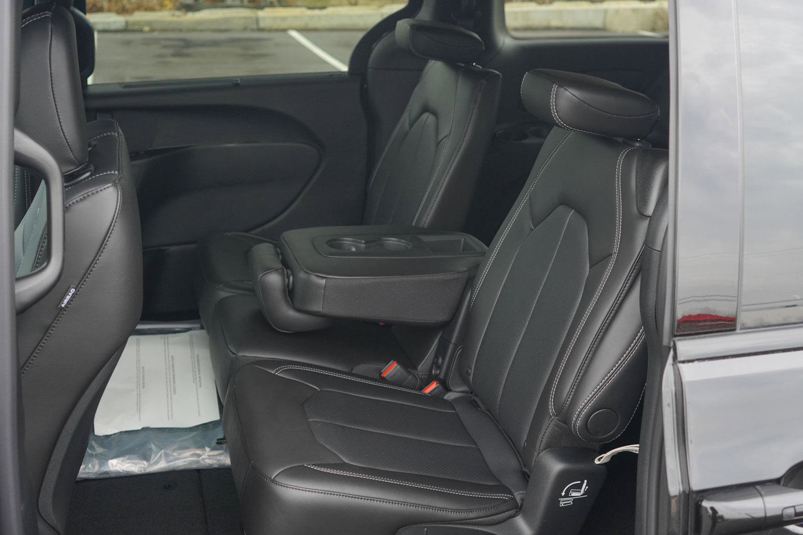 New 2026 Chrysler Pacifica Select w/ S Appearance Package image 26