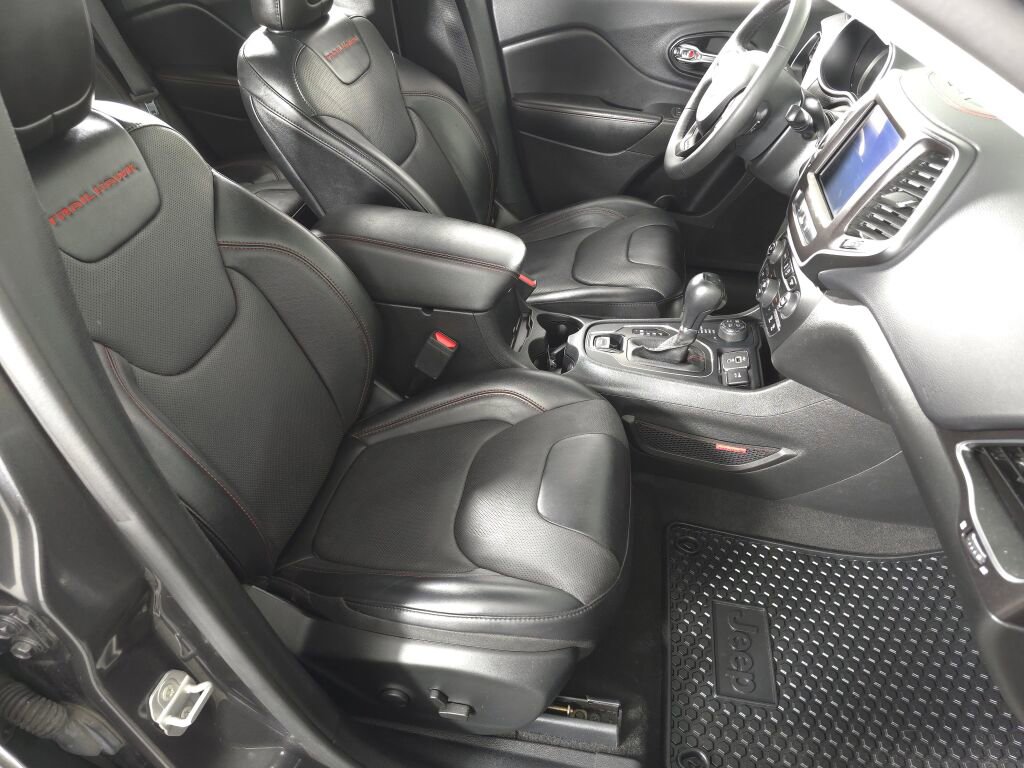 Used 2022 Jeep Cherokee Trailhawk w/ Premium Leather Package image 16