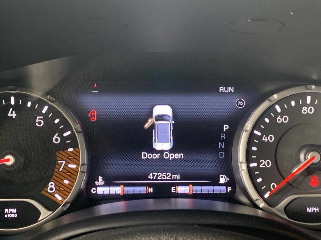 Used 2022 Jeep Renegade Latitude w/ Convenience Group AWD/4WD image 24