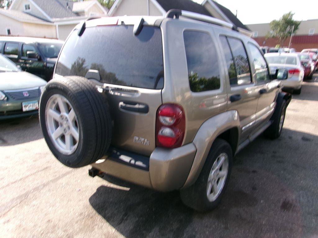 Used 2007 Jeep Liberty Limited AWD/4WD image 6