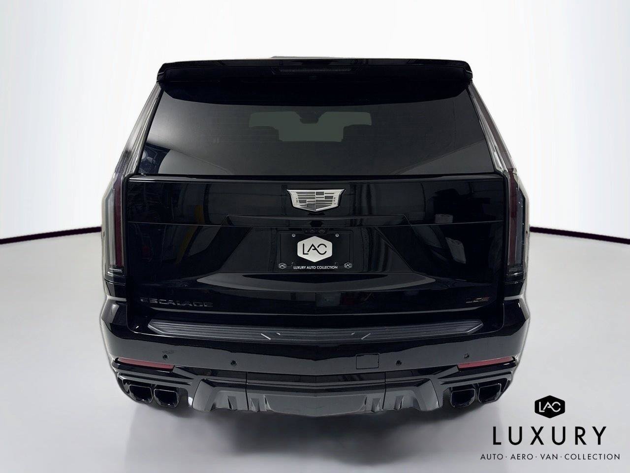 Used 2025 Cadillac Escalade ESV V w/ LPO, ONYX Package AWD/4WD image 6