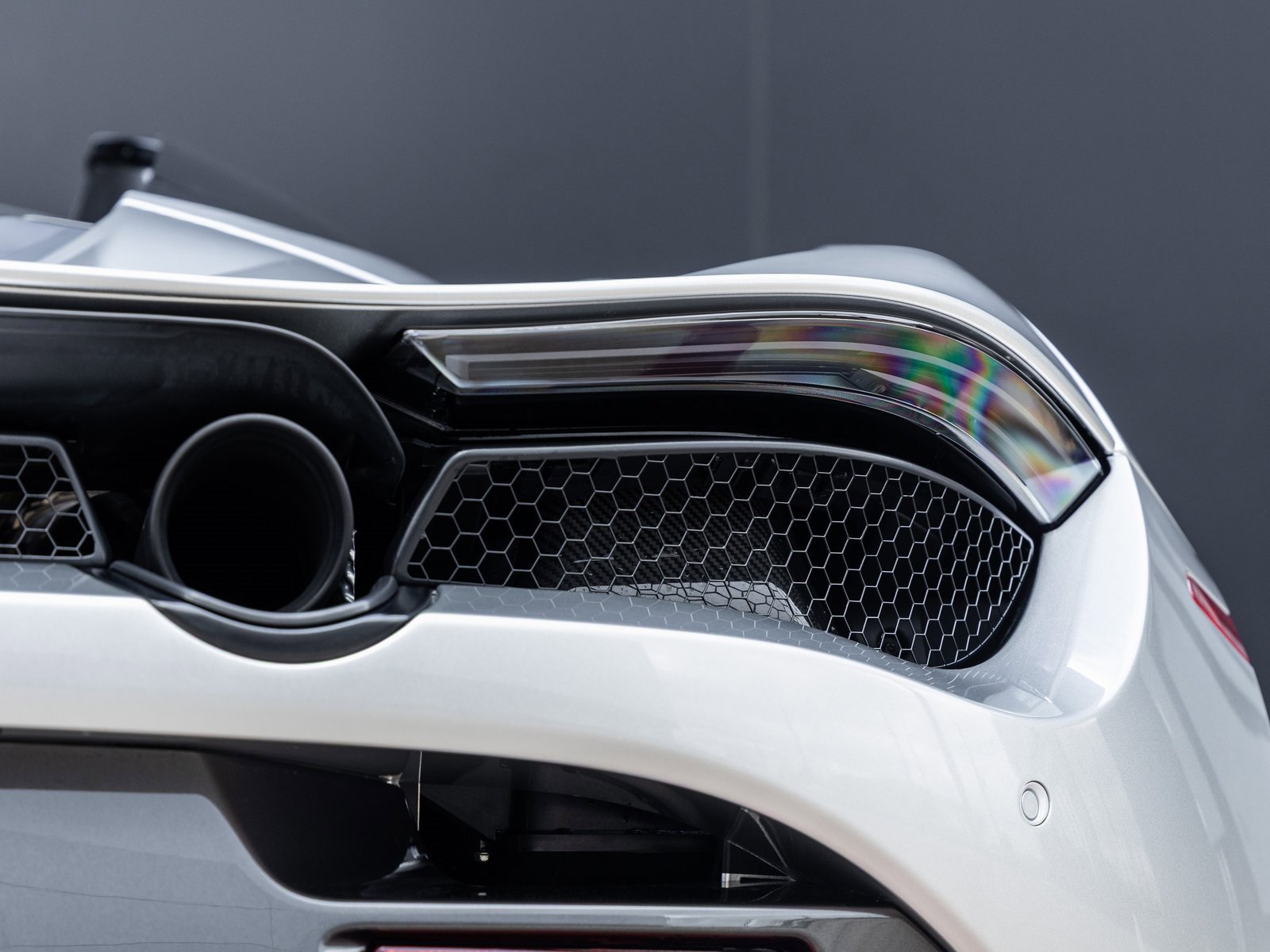 Used 2020 McLaren 720S Spider image 14