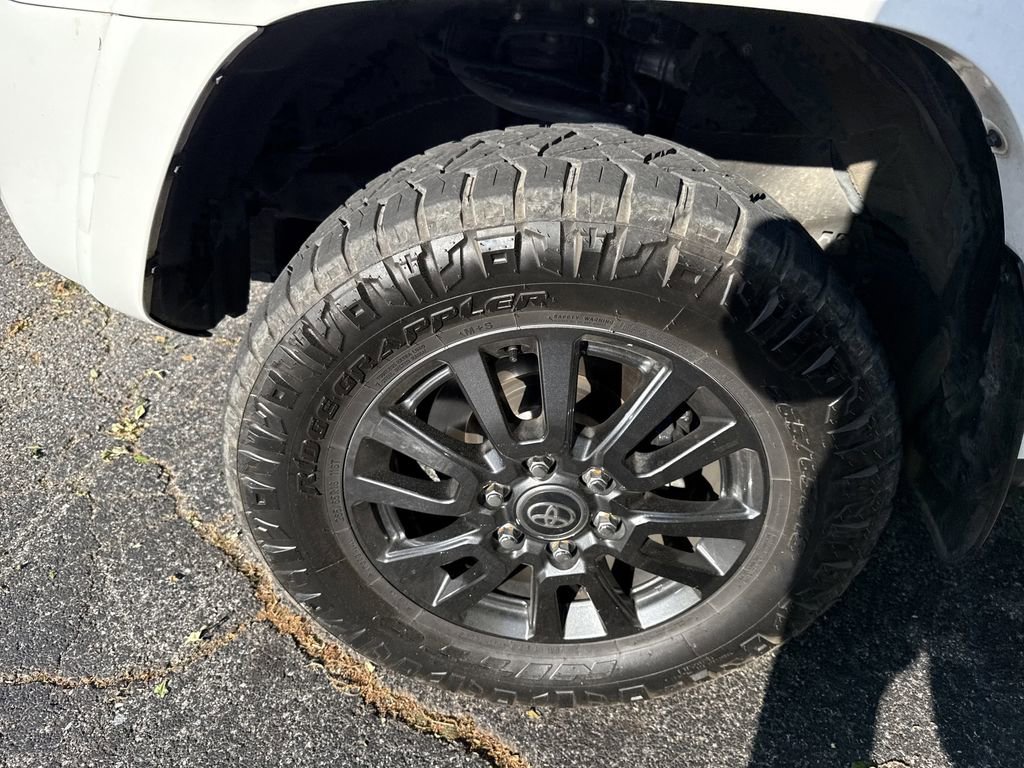 Used 2023 Toyota 4Runner SR5 AWD/4WD image 25