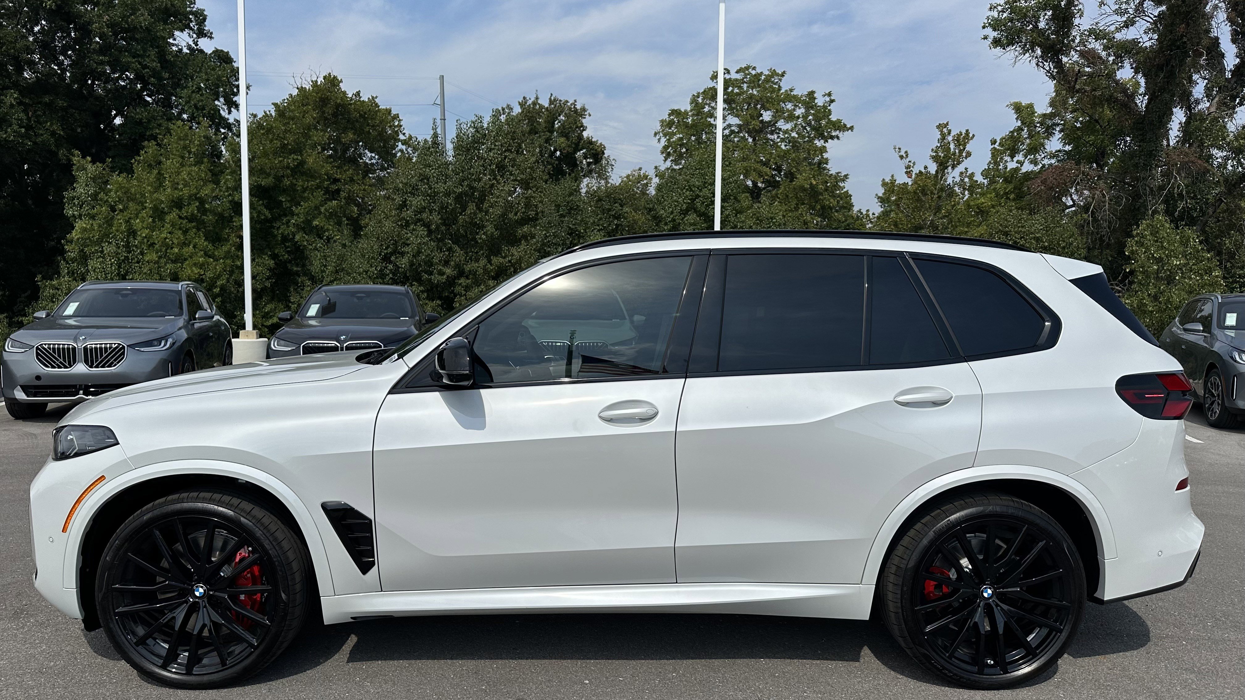 Used 2026 BMW X5 M60i w/ Executive Package image 7
