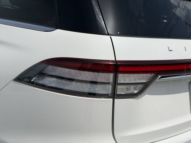 Used 2023 Lincoln Aviator Reserve w/ Equipment Group 201A AWD/4WD image 12