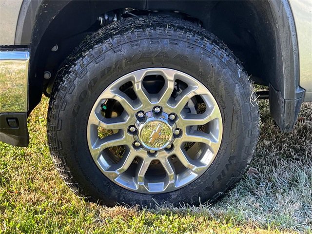 Used 2025 Chevrolet Silverado 2500 LTZ w/ LTZ Convenience Package image 10