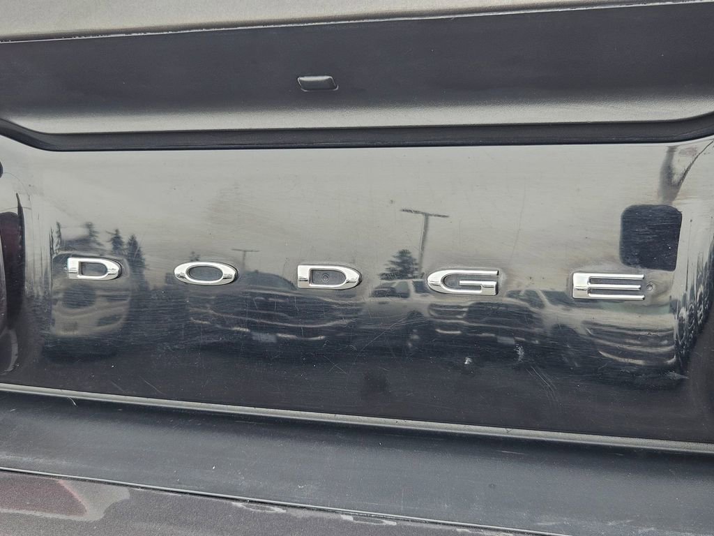 Used 2022 Dodge Challenger SXT image 27