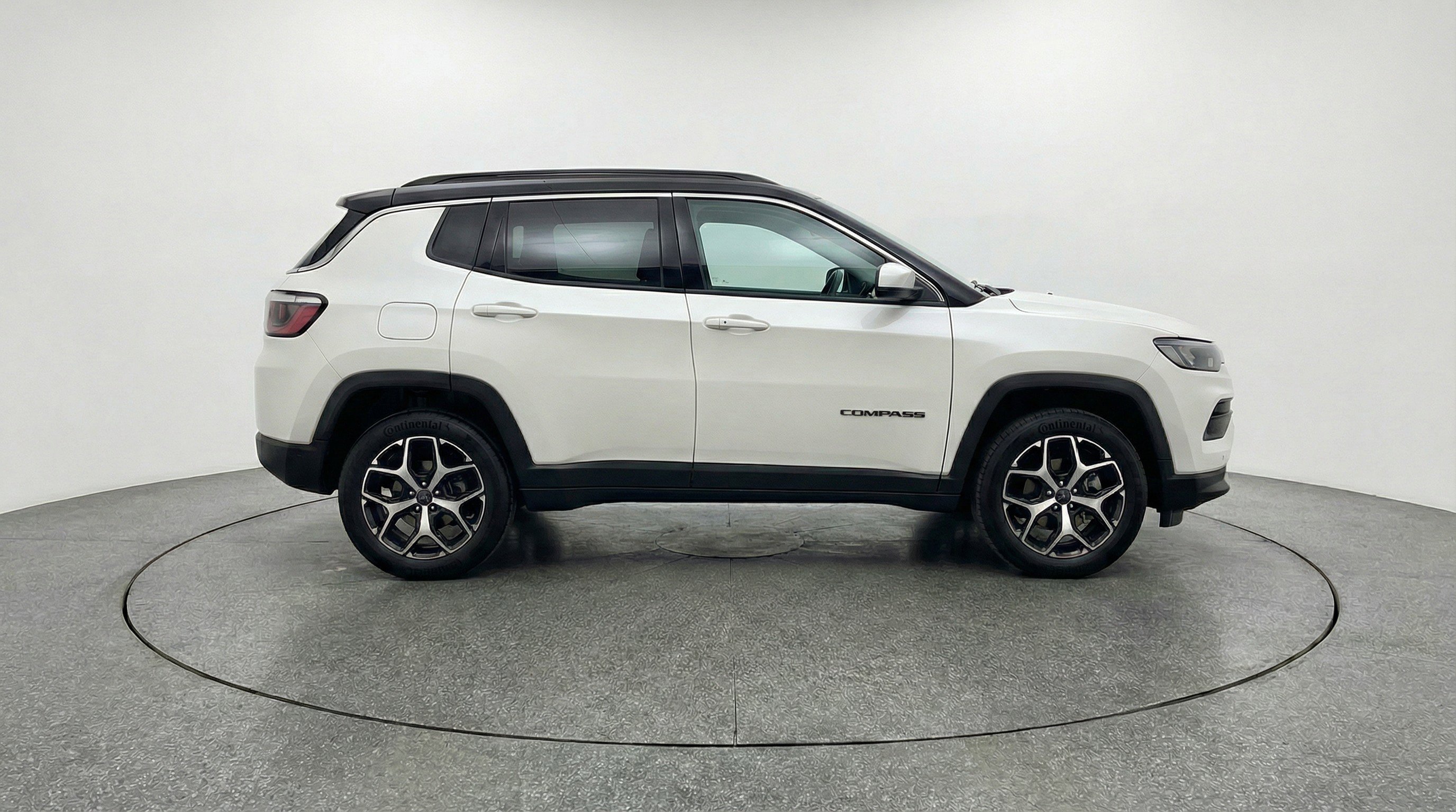 Used 2025 Jeep Compass Limited AWD/4WD image 11