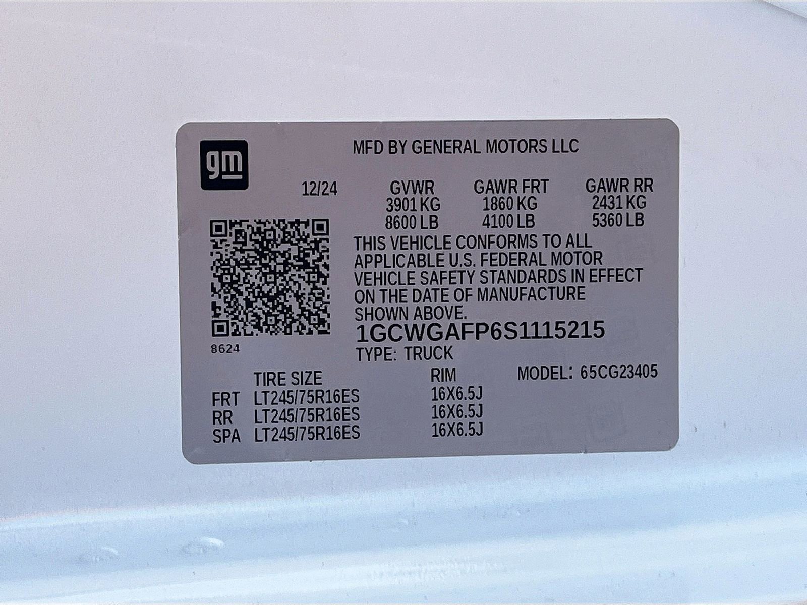 Used 2025 Chevrolet Express 2500 w/ Driver Convenience Package image 29